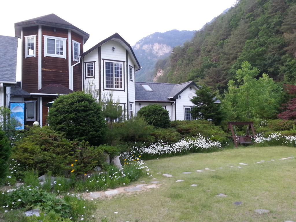 River Terrace Pension Pyeongchang Exterior foto